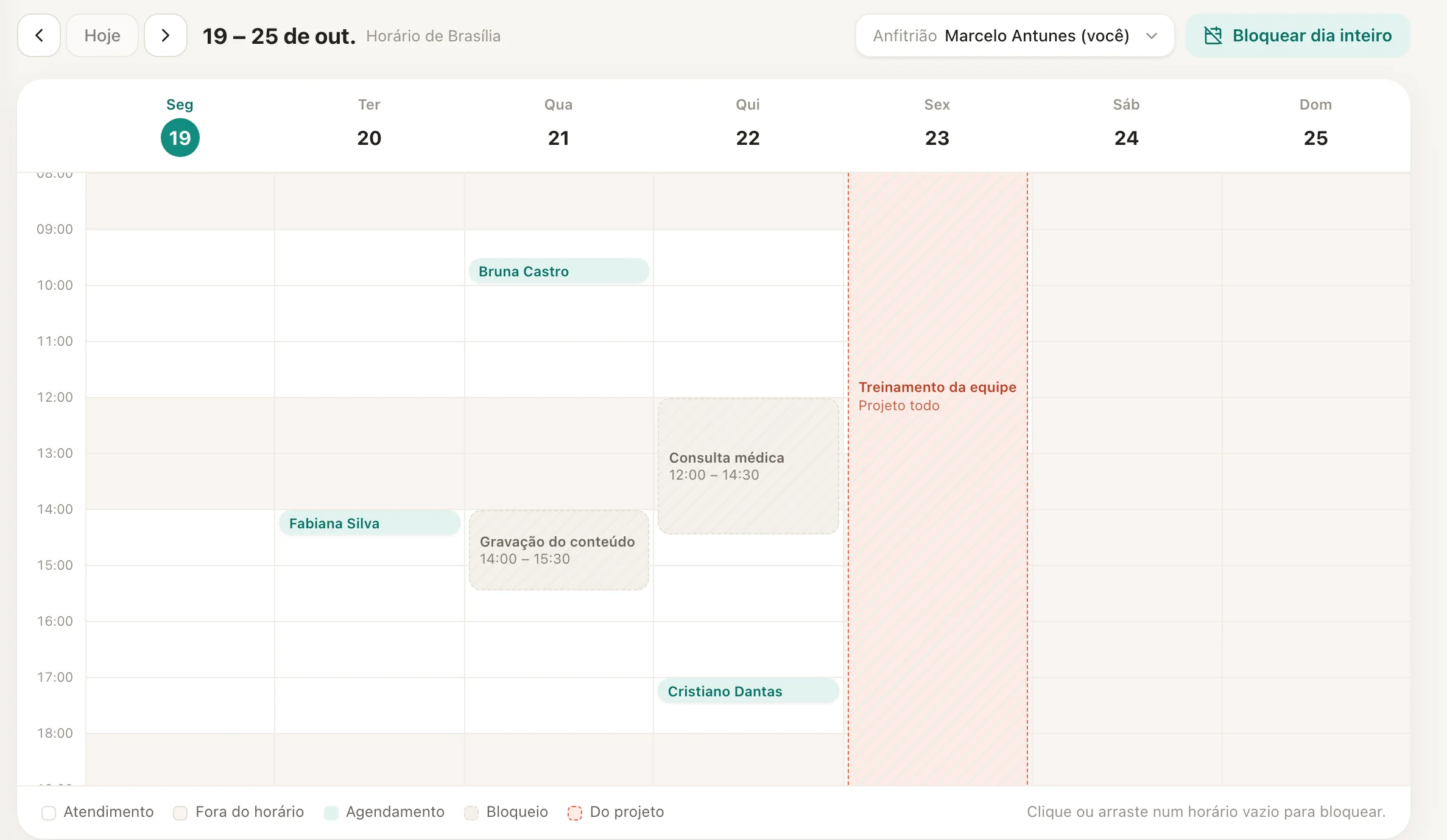A semana com agendamentos, bloqueios só seus e um bloqueio do projeto todo na sexta.